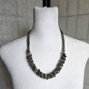 80's Twisted Chain And Rhinestone Silver Tone Necklace